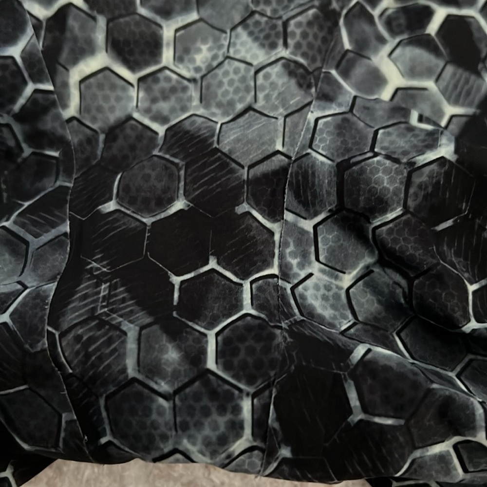 TYR Black Hex-Pattern One-Piece Racing Swimsuit - Picture 8 of 10